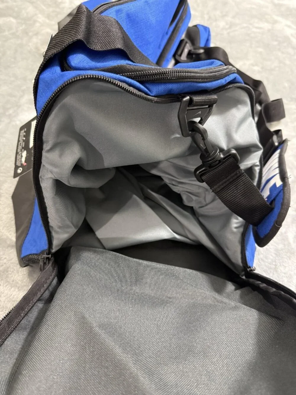 Nike Blue Brasilia Duffel Bag Water Resistant Shoe Compartment Men Training